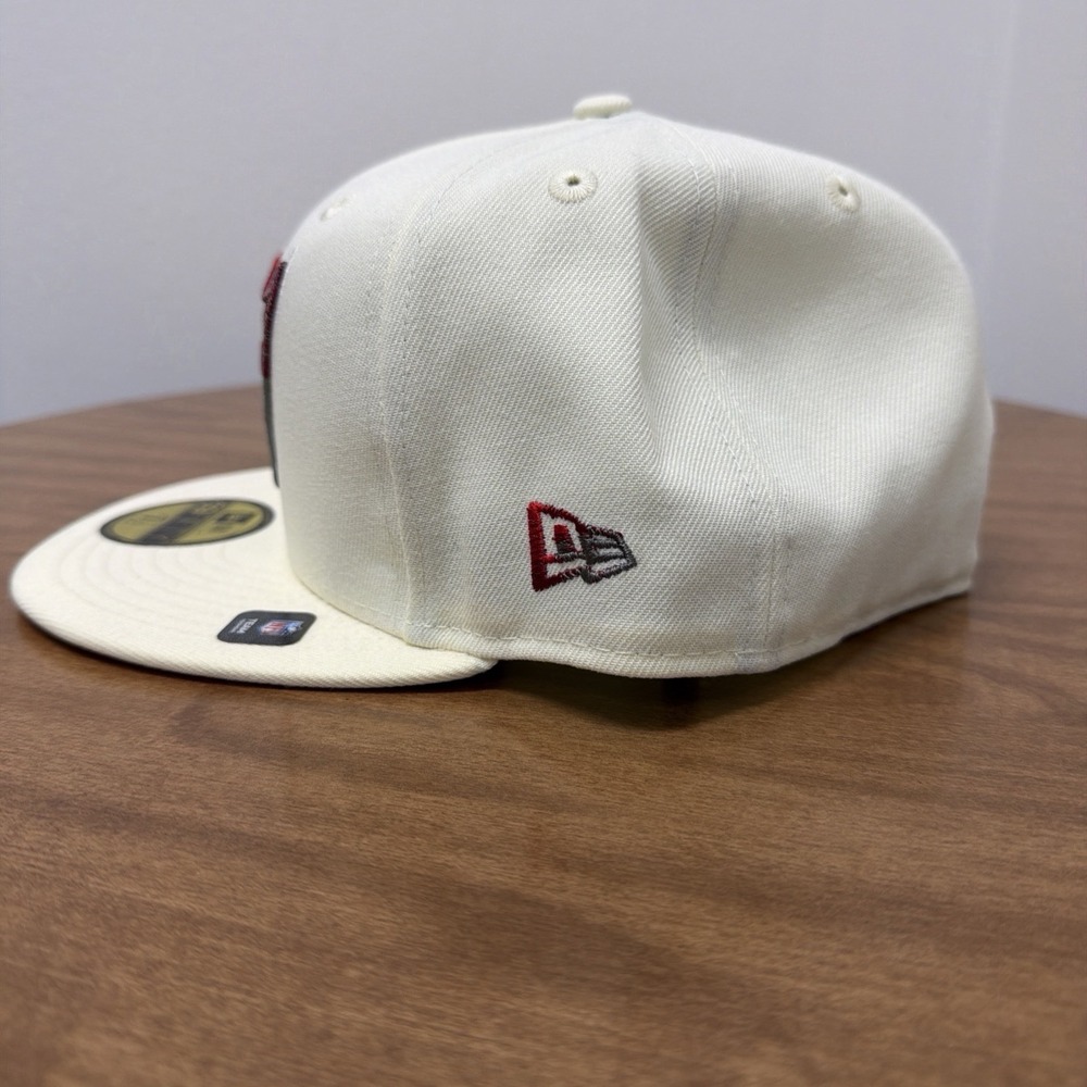 Men's New Era Cream Tampa Bay Buccaneers Chrome Color Dim 59FIFTY Fitted 7 1/2 - Picture 3 of 8